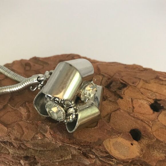 Germany made vintage chunky charm bracelet with clip on earrings. - Picture 5 of 10